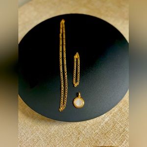 New Savvy Cie Figaro: 20" w 1.2” Oval Mother of Pearl pendant & 7.25” bracelet.